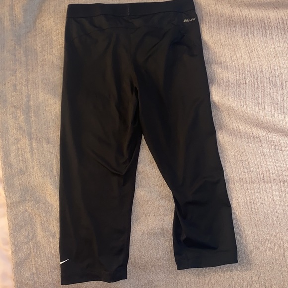 Nike Pro Capri leggings like brand new size L - Picture 4 of 4